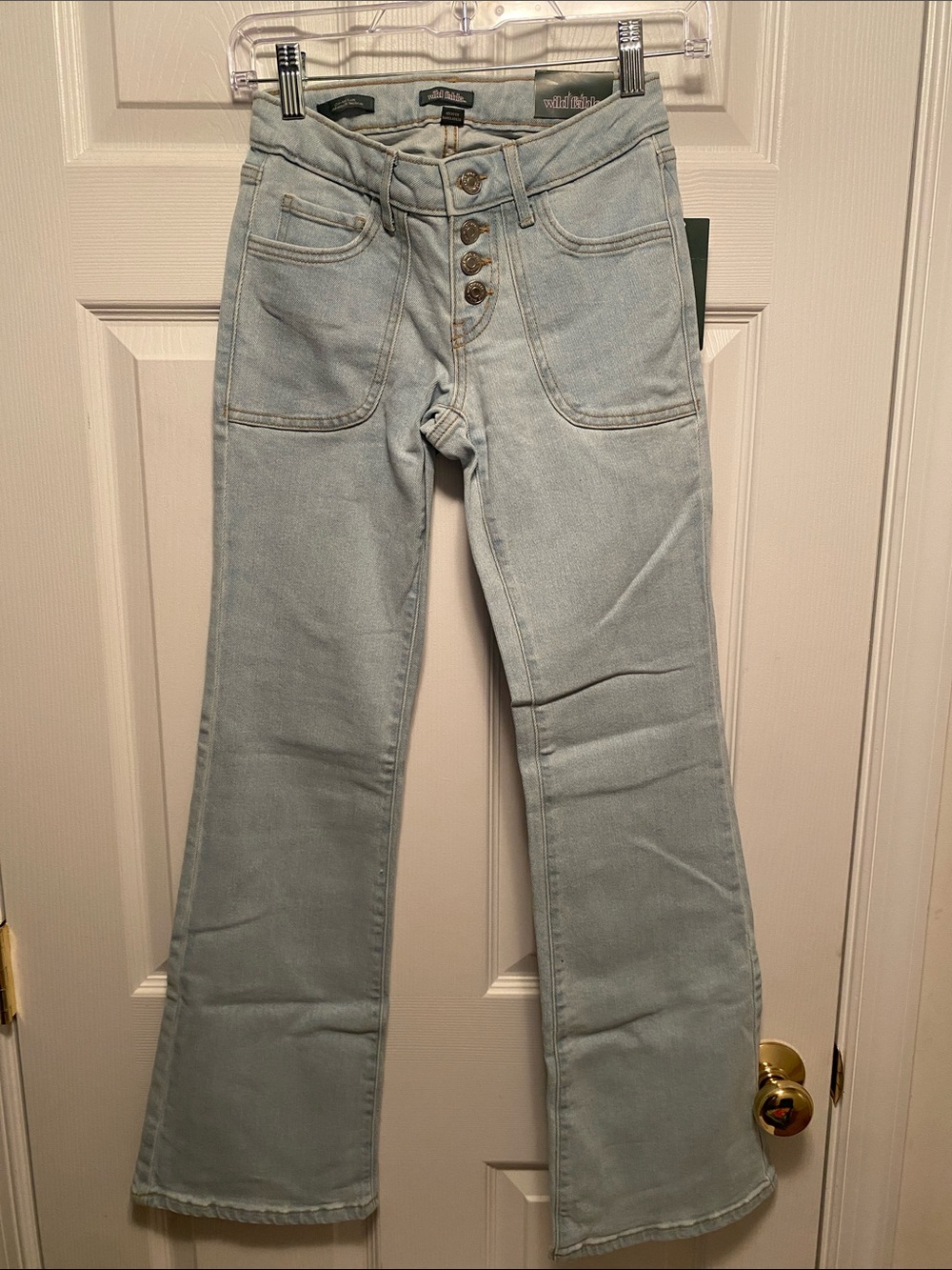 wild fable Light Wash Low Rise Button-Fly Flare Jeans…size 0